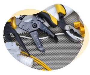 Thiết bị thi công xây dựng được bảo vệ bởi bảo hiểm công trình.